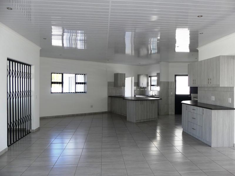 4 Bedroom Property for Sale in Golden Mile Western Cape